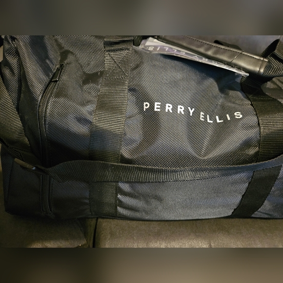 PERRY ELLIS Black Duffle Bag NWT - Picture 2 of 12